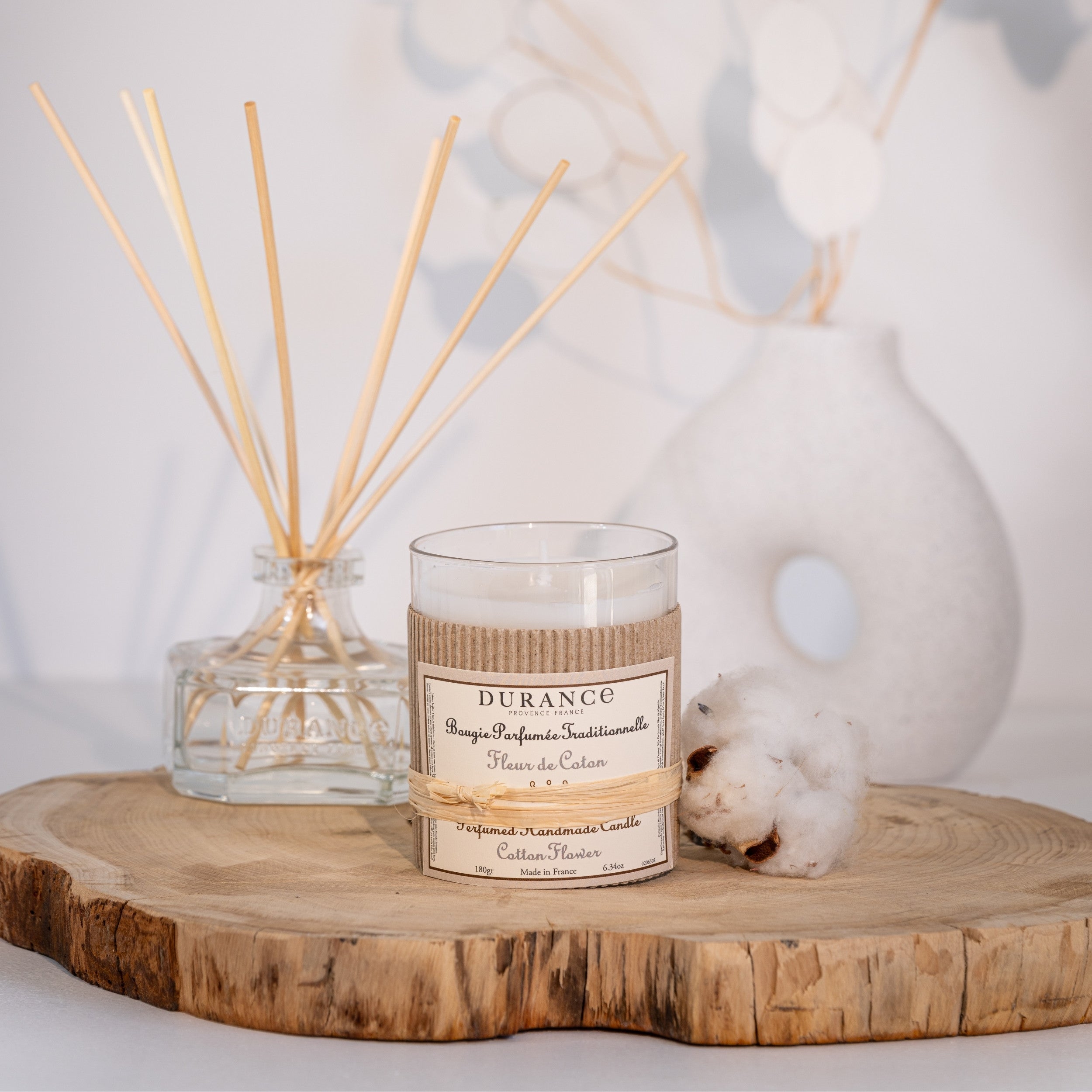Durance Perfumed Handmade Candle 180 gr Cotton Flower features