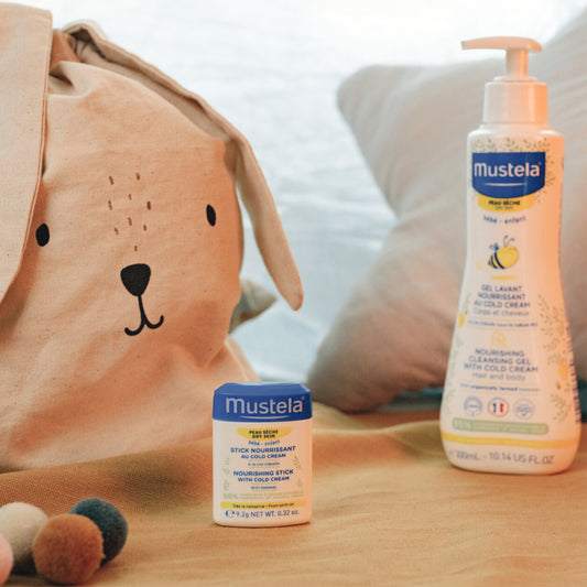 Mustela Hydra Stick with Cold Cream 10.1ml Product Ambience Image
