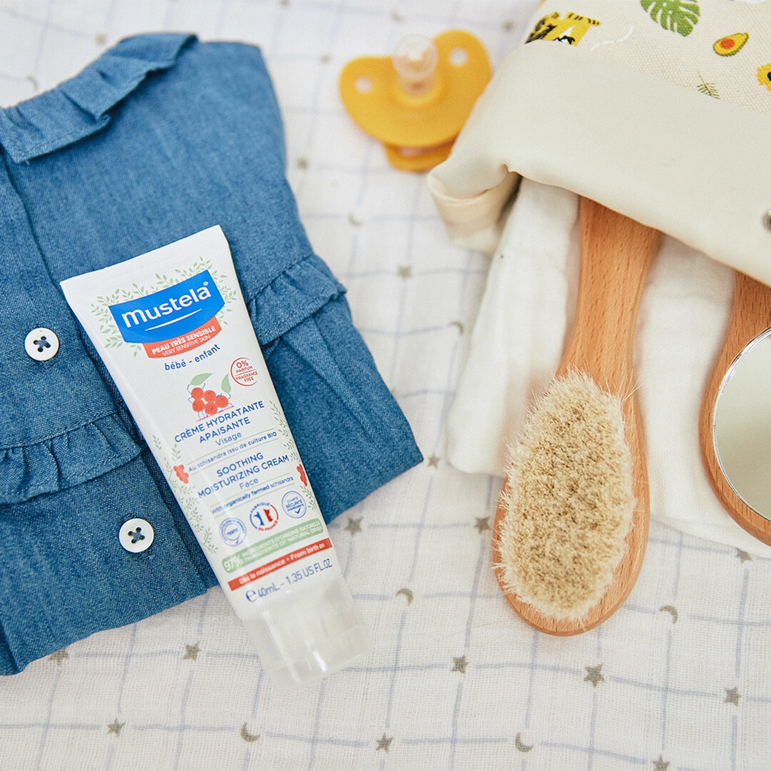 Mustela Soothing Moisturizing Face Cream 40ml Prdouct Ambience Image