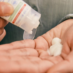 Mustela Soothing Moisturizing Face Cream 40ml Product Applying Image