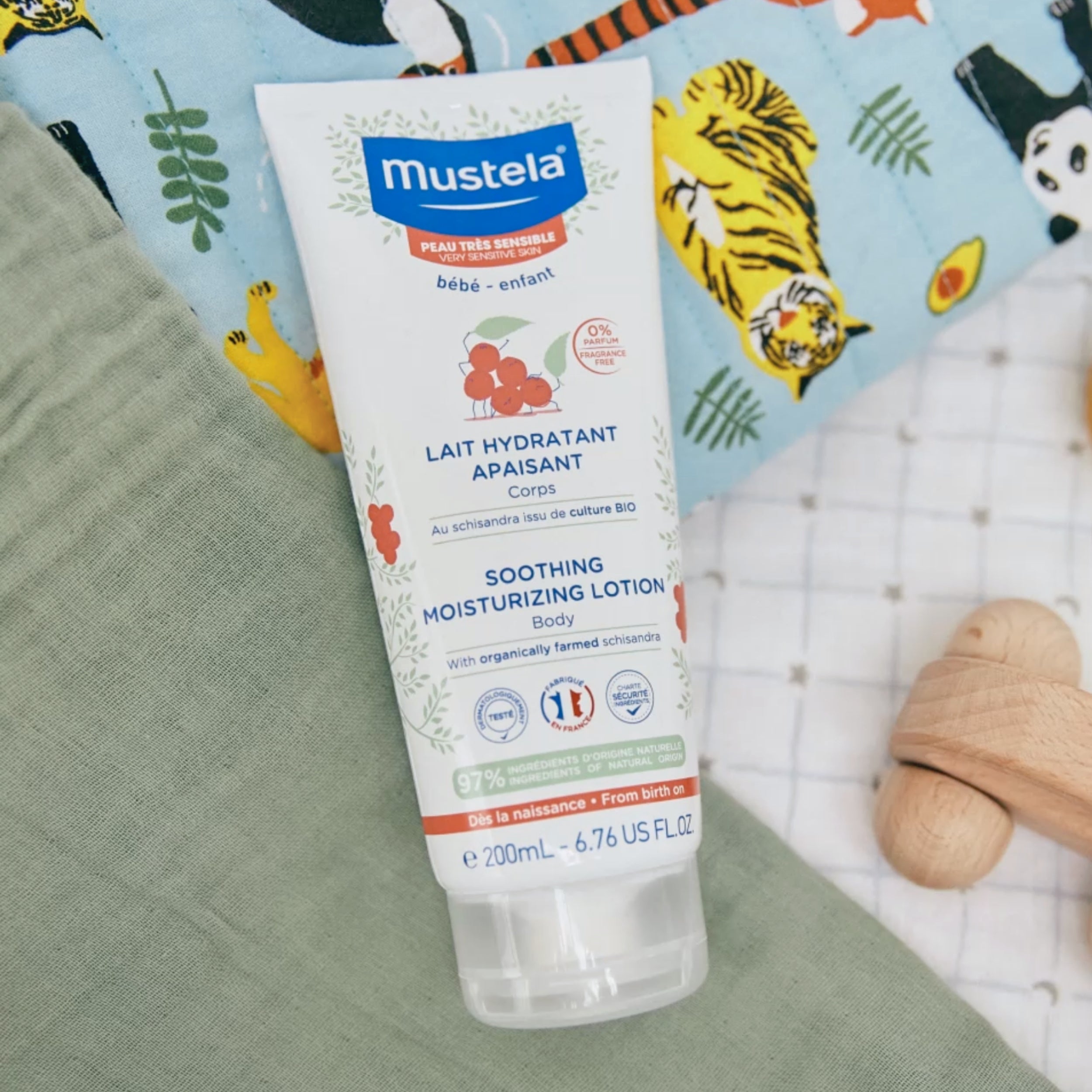 Mustela Soothing Moisturizing Lotion Ambience Image 