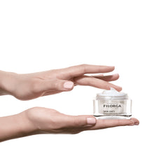 Filorga SKIN-UNIFY Illuminating Cream for Dark Spots Product Applying Cream Teture