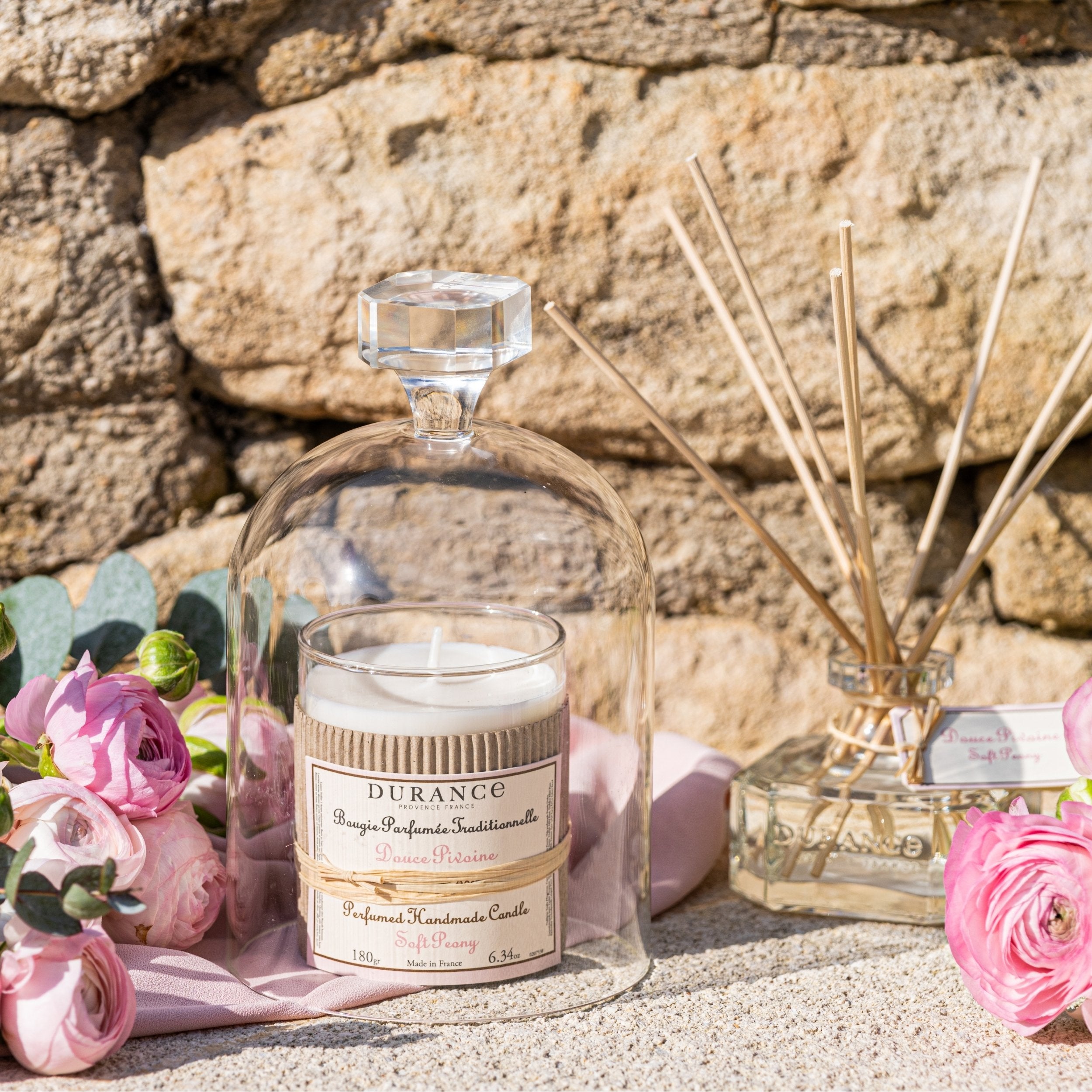 Durance Perfumed handmade Candle 180g Soft peony Visuals
