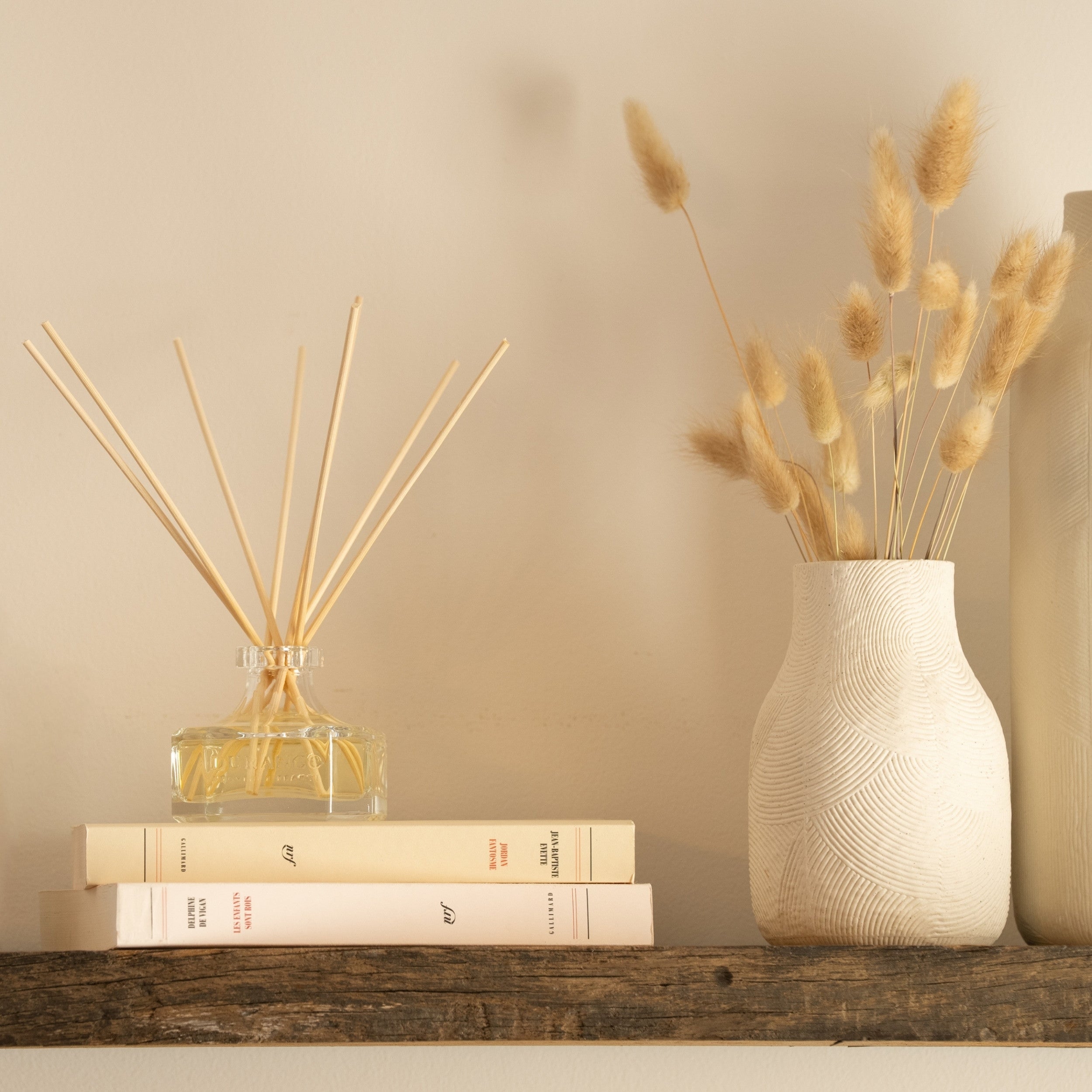 Durance Scented Bouquet Reed Diffuser 100mL Cashmere Wood front image