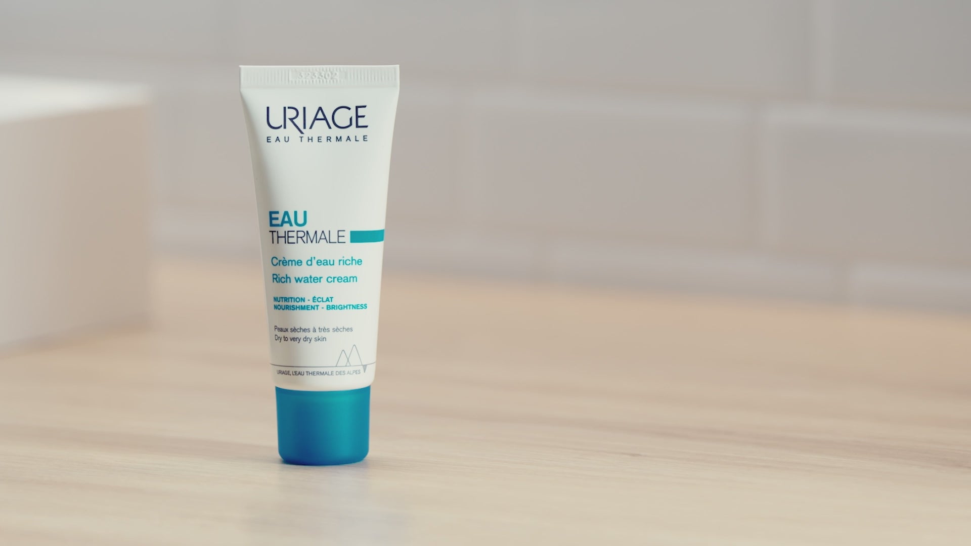 Uriage Rich Water Cream how to use video 
