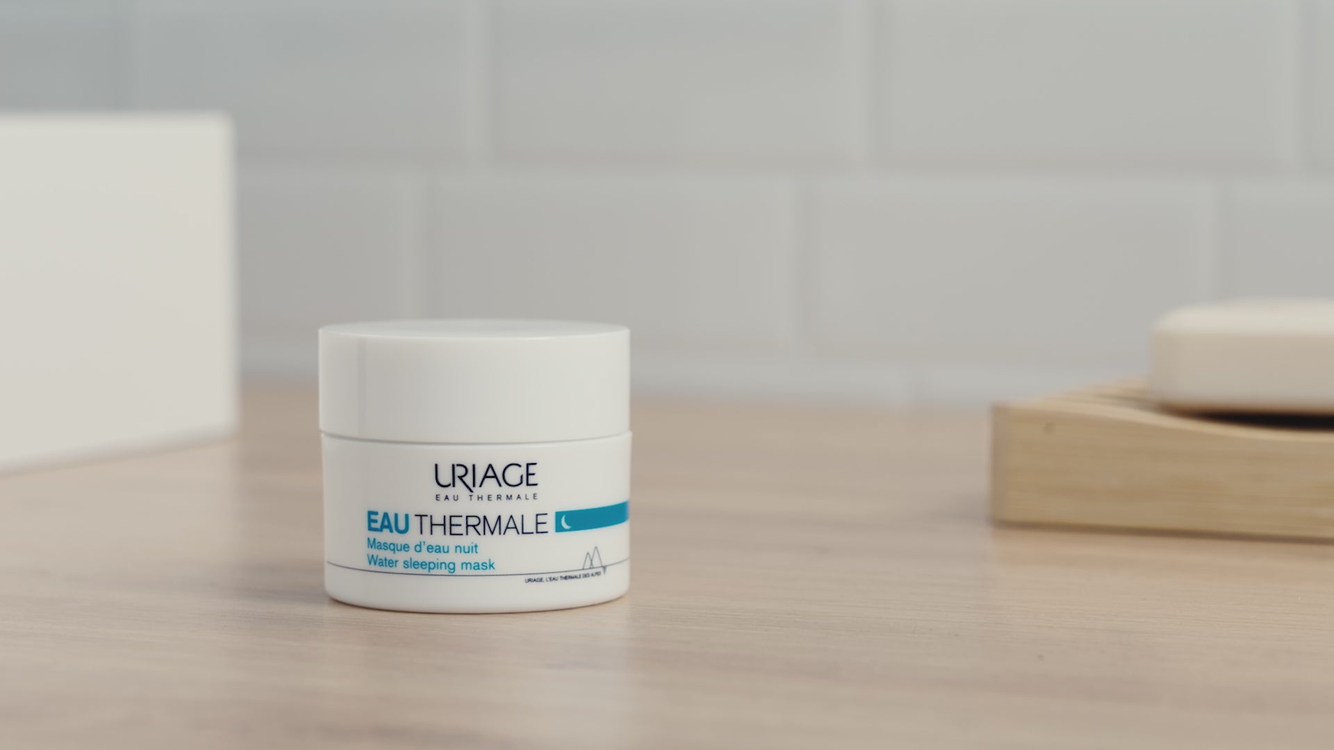 Uriage Sleeping Mask How to use video